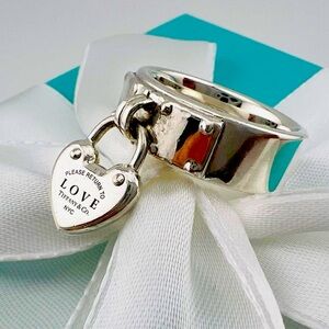 Return To Love Heart Dangle Ring